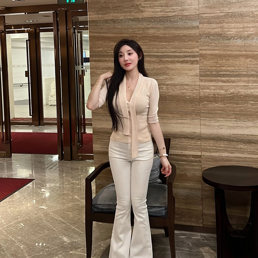 希野逸儿/中高腰设计白色修身显瘦微喇牛仔裤女夏季气质显高长裤