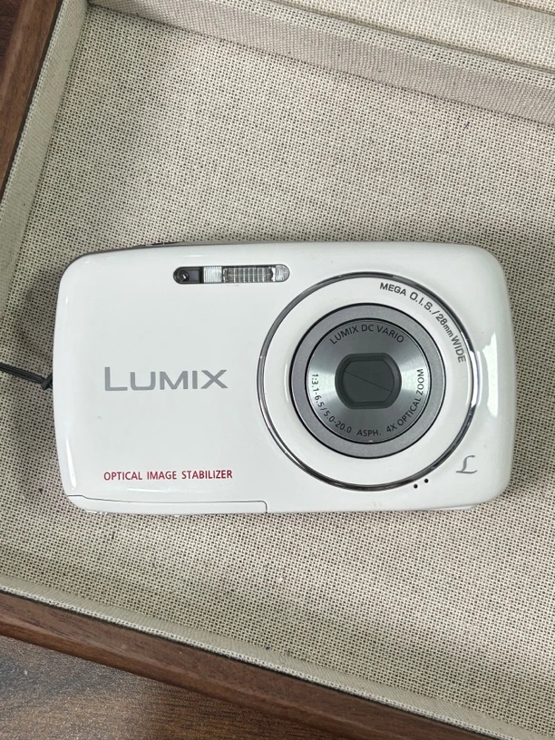 9新 Panasonic/松下 s1 白色 1200w像素 复古ccd数码相机