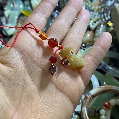 和田玉手机挂件未镶嵌一个