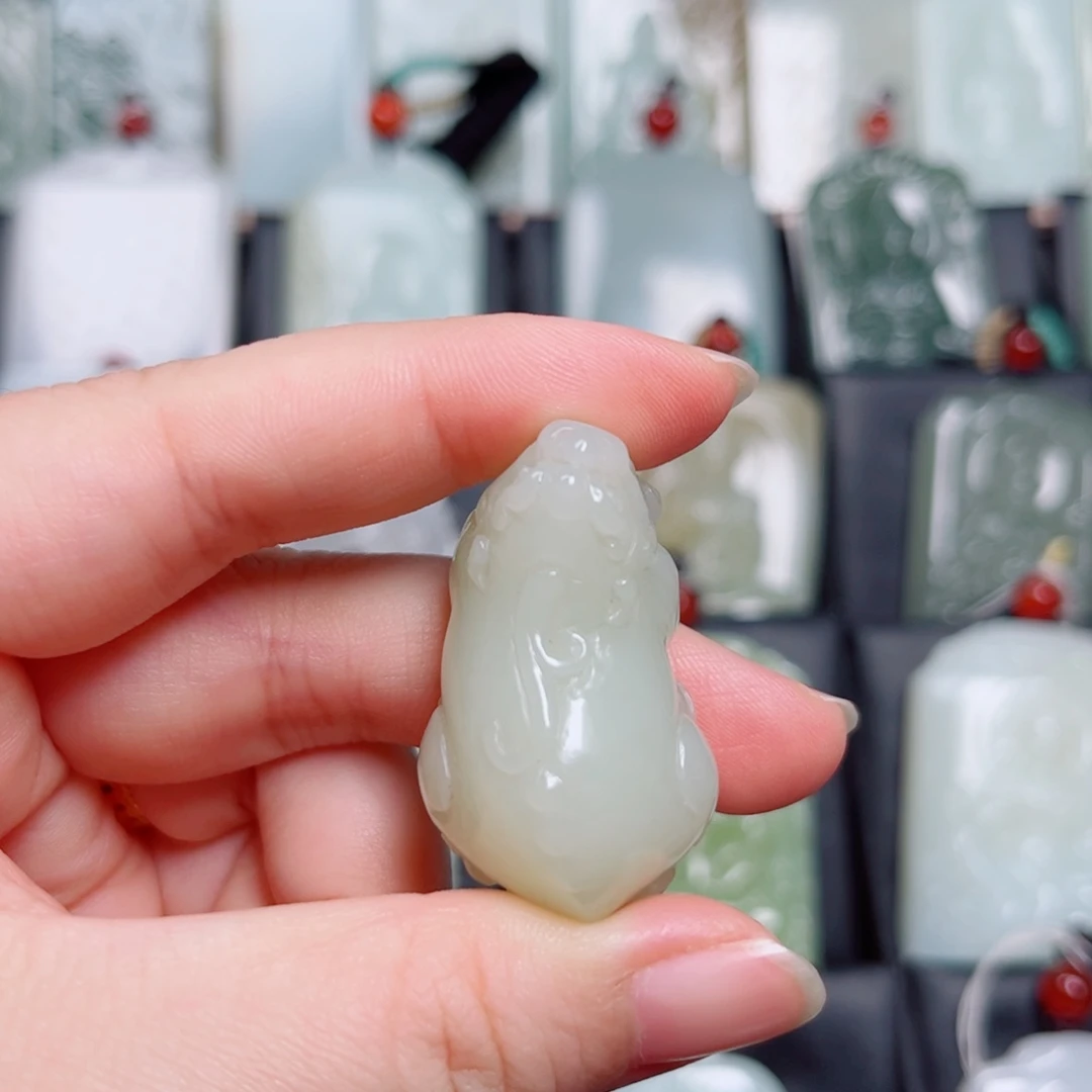 和田玉未镶嵌挂件