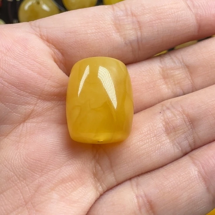 蜜蜡未镶嵌珠宝奇石