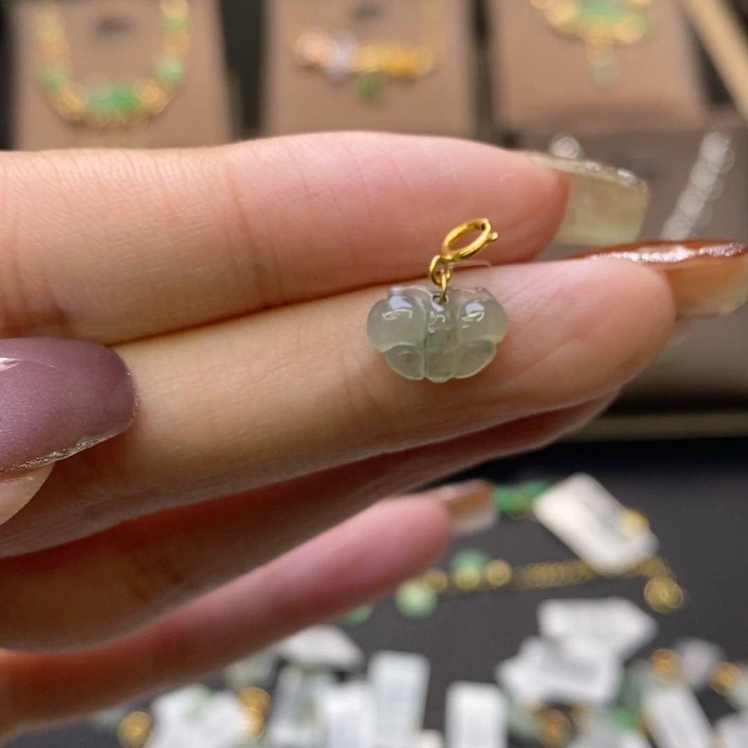 翡翠18K金镶嵌颈饰14741