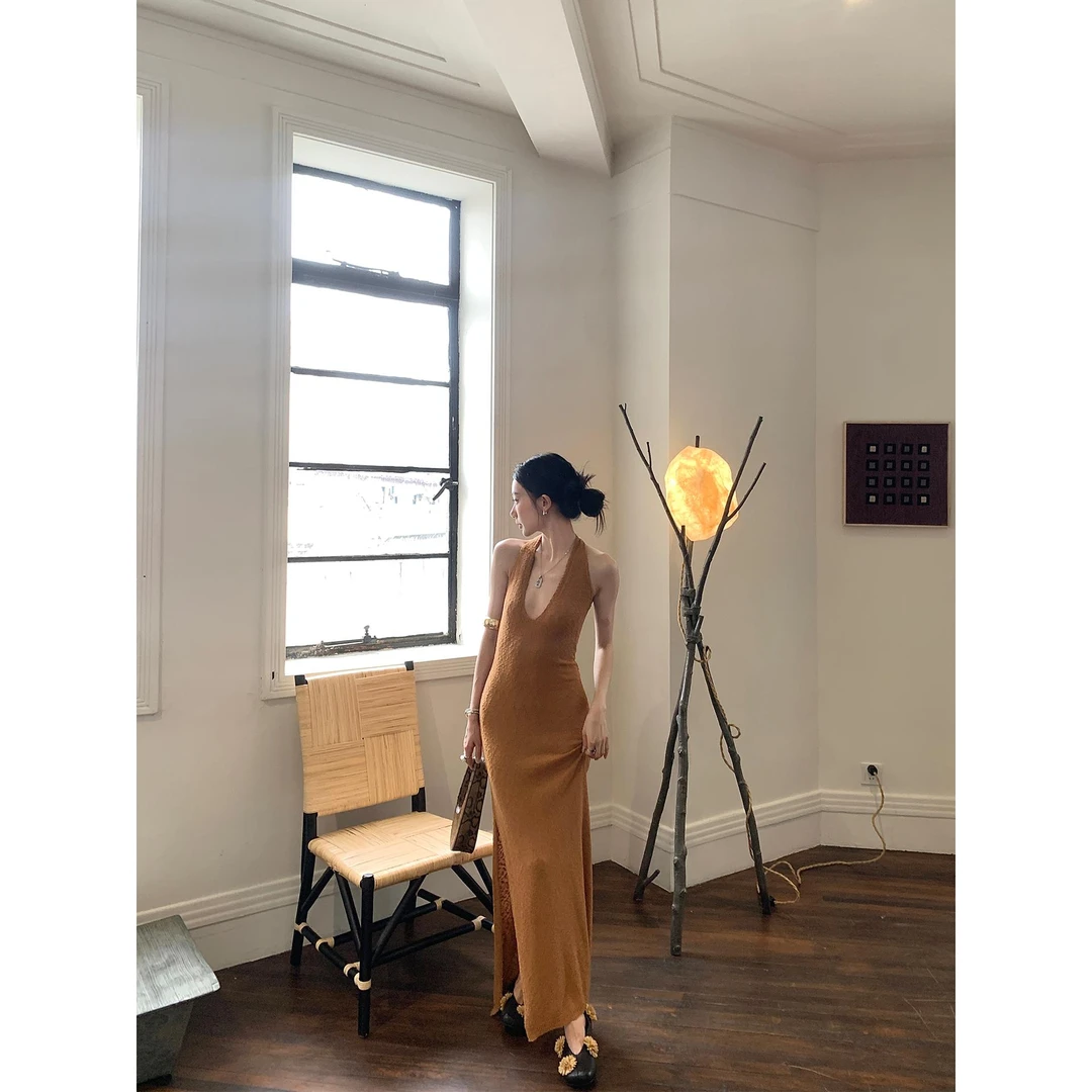 区区欧阳 深V领挂脖吊带连衣裙女夏季辣妹收腰修身显瘦长款裙子