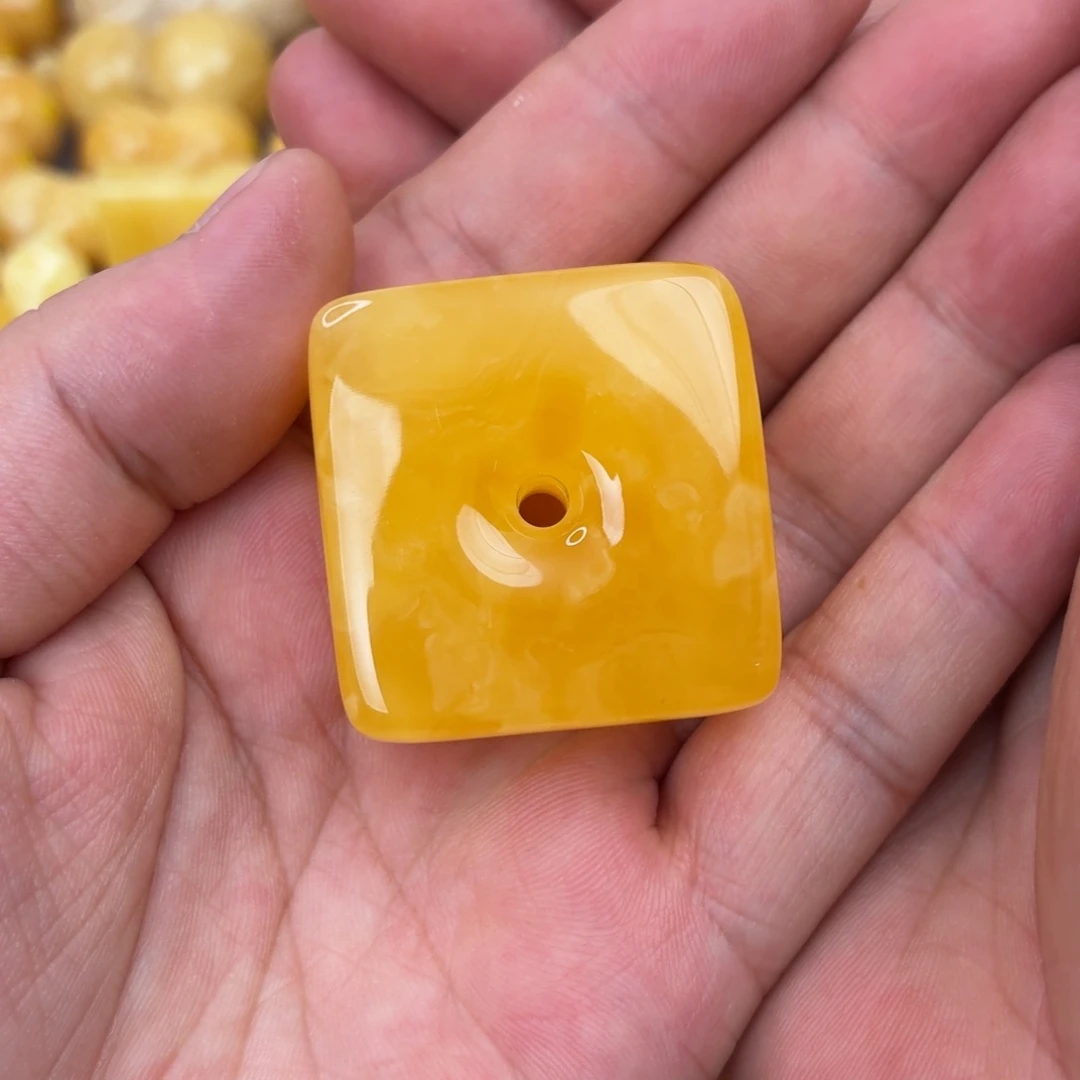 蜜蜡未镶嵌吊坠(不含链)