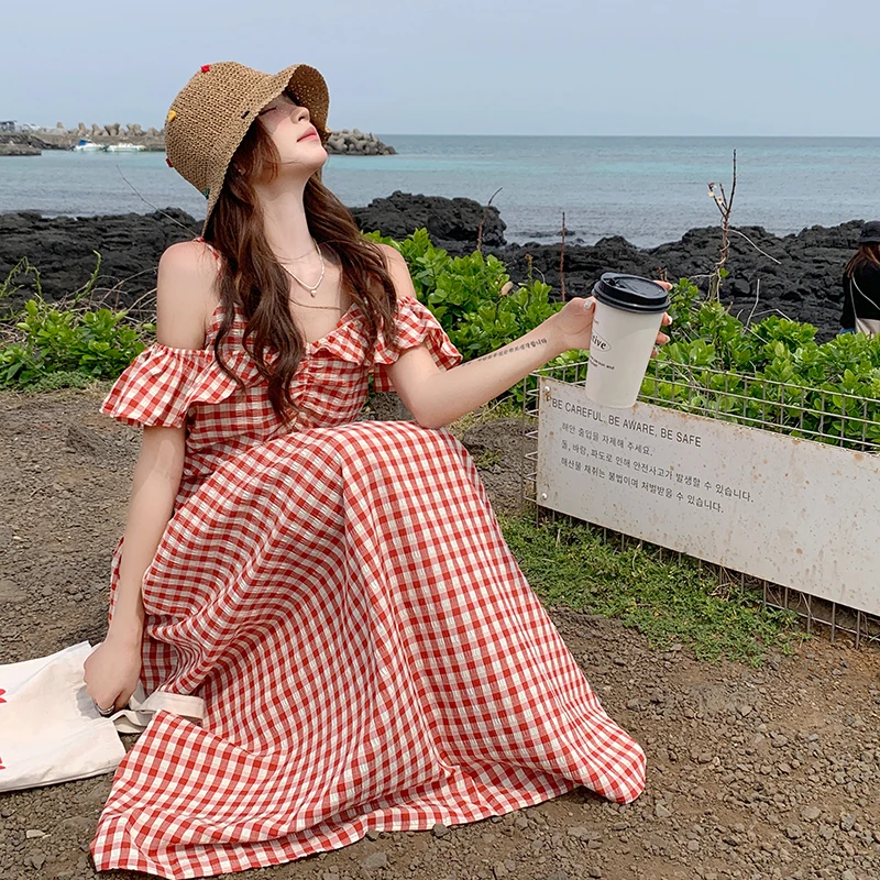 红色格纹吊带连衣裙女夏季2025新款法式超好看洋气减龄漂亮长裙子
