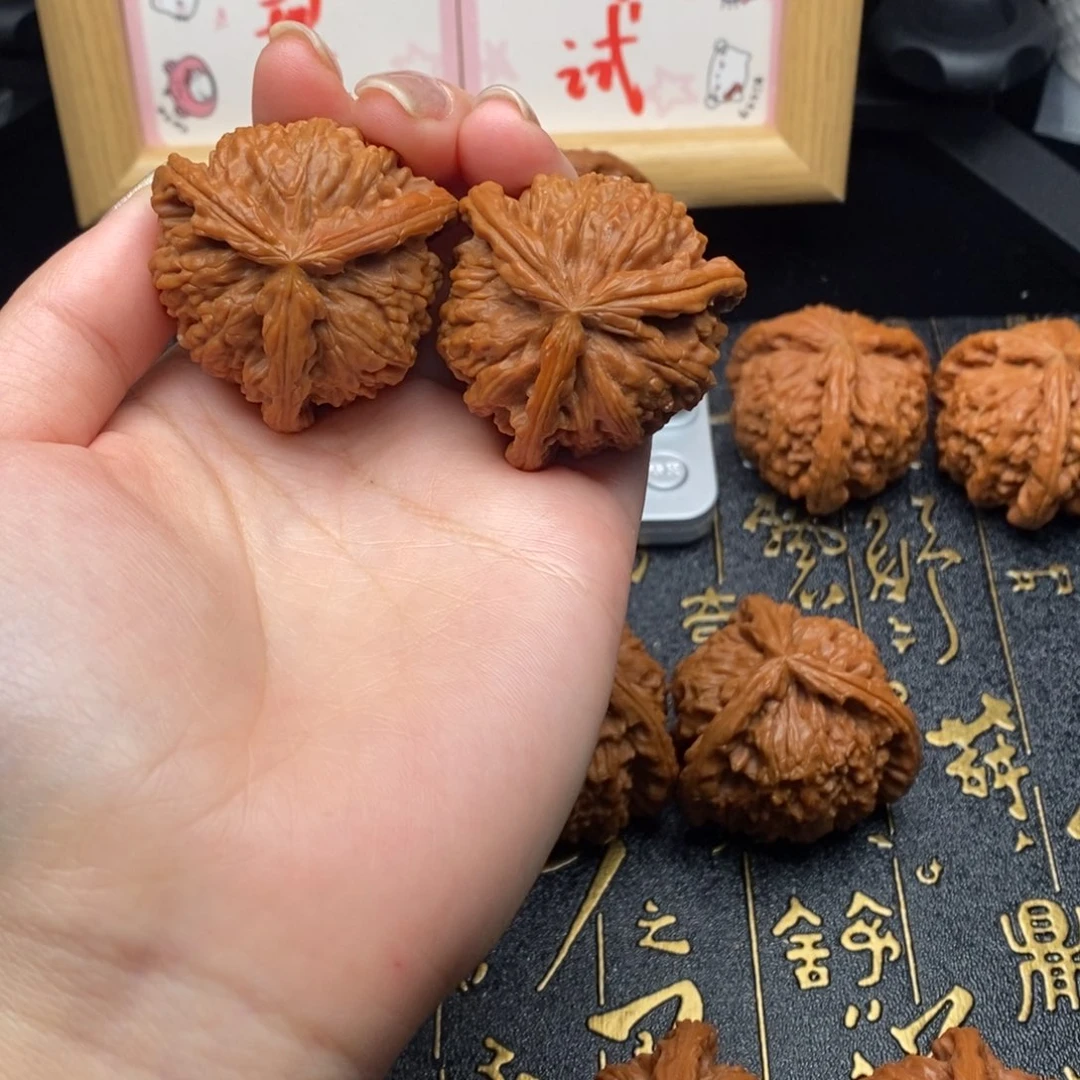 、***‍文玩核桃吊坠白狮1111111111