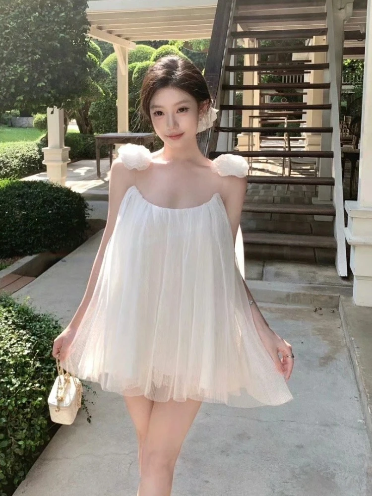 法式洋气立体花朵宽松迷你小白裙夏新款名媛显瘦仙气网纱连衣裙短