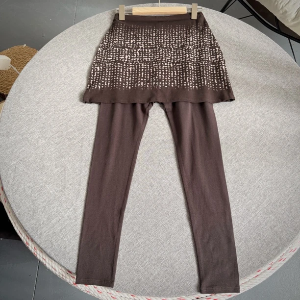 7631咖色洋气遮腿显瘦A字百搭半身裙