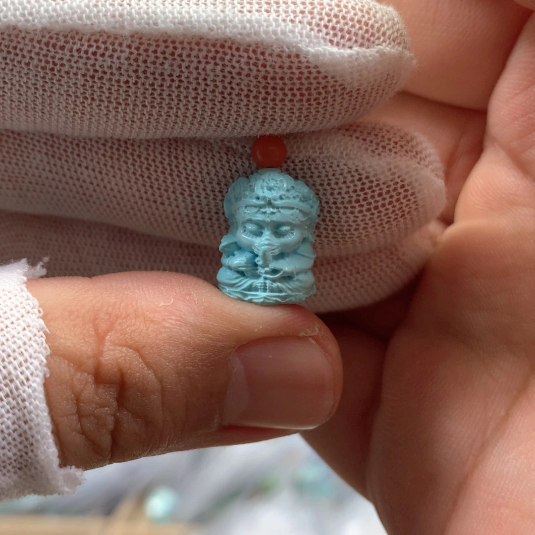 绿松石未镶嵌挂件