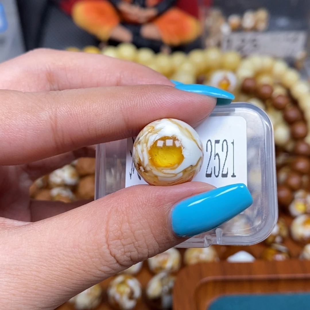 蜜蜡未镶嵌珠宝奇石2521