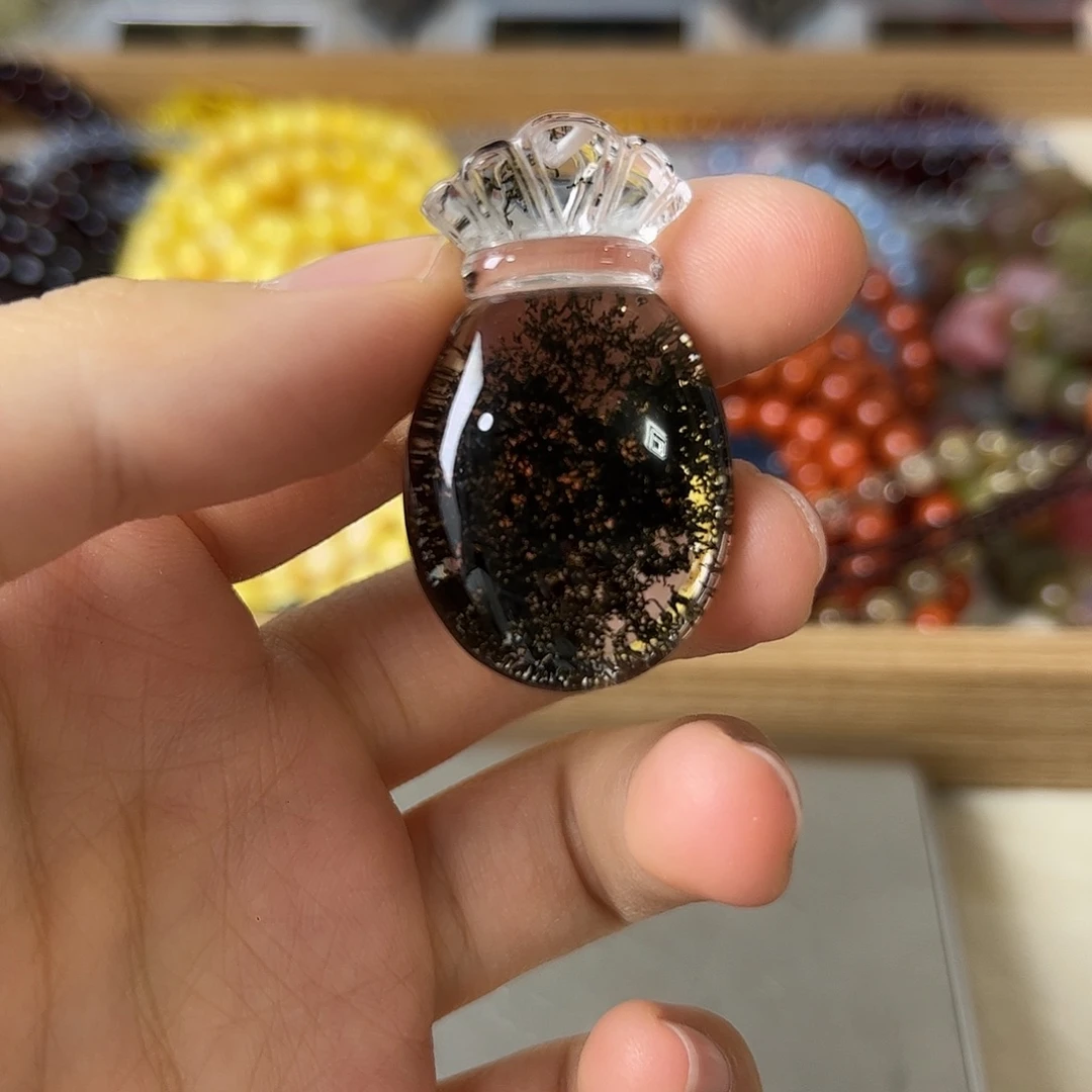 水晶未镶嵌颈饰矿坑