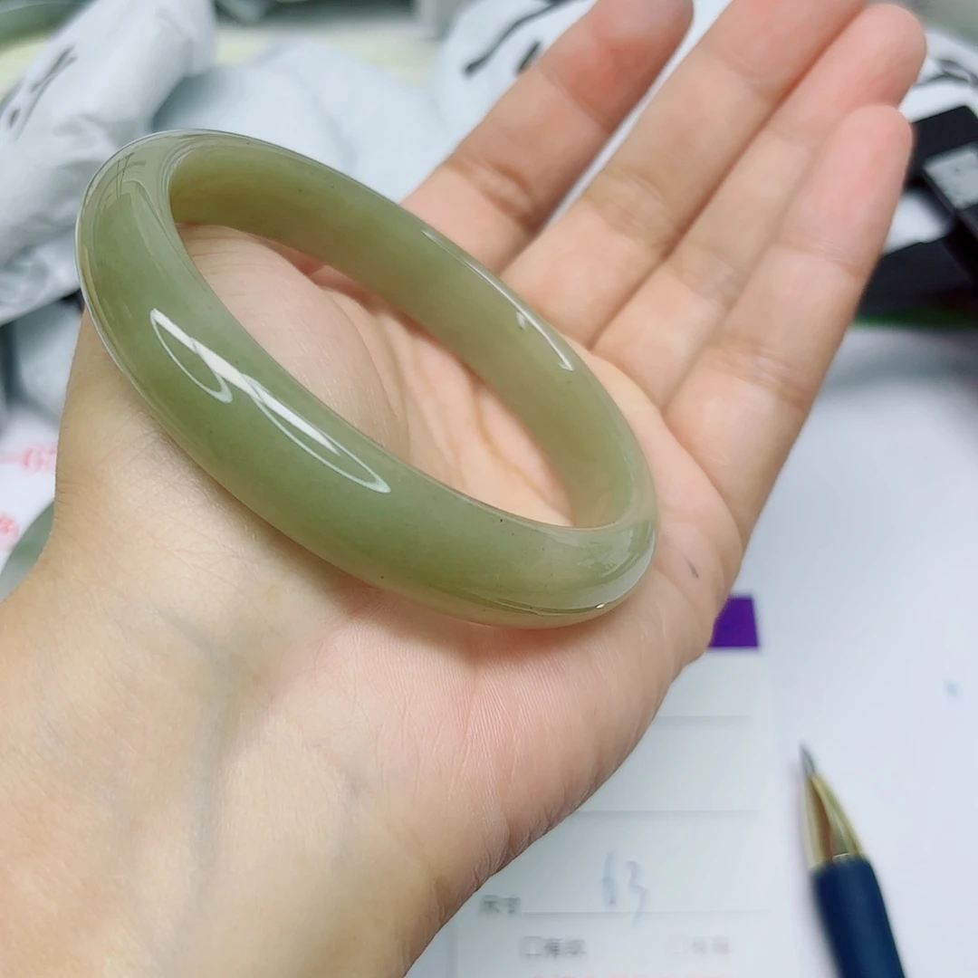 石英质玉未镶嵌手镯90/6362