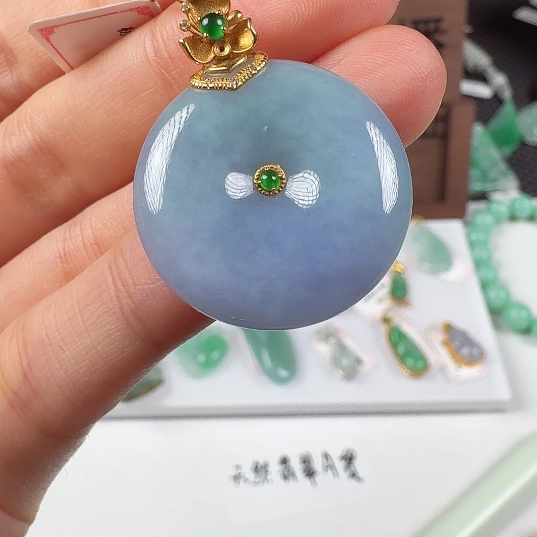 翡翠18K金镶嵌颈饰