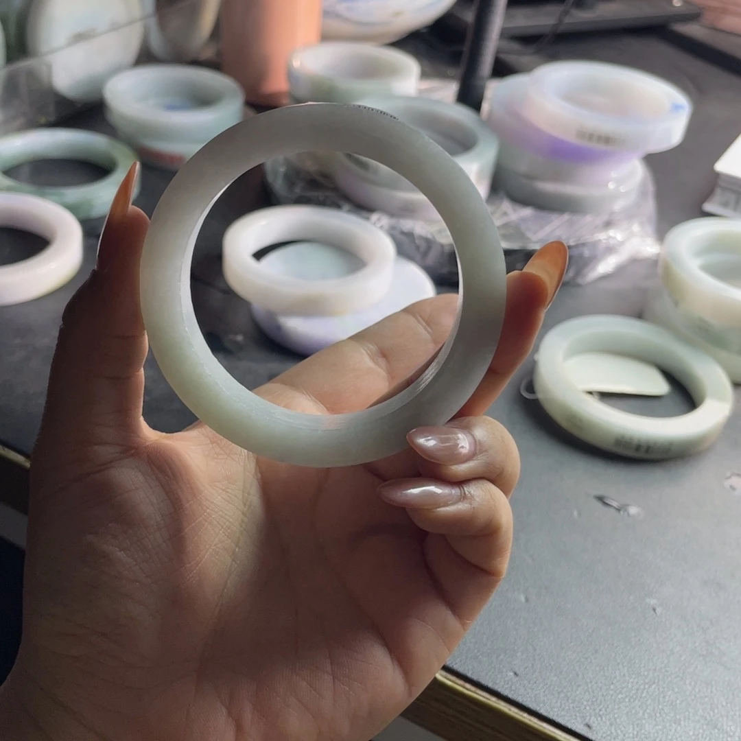 跑***哈定制翡翠未镶嵌翡翠翡翠