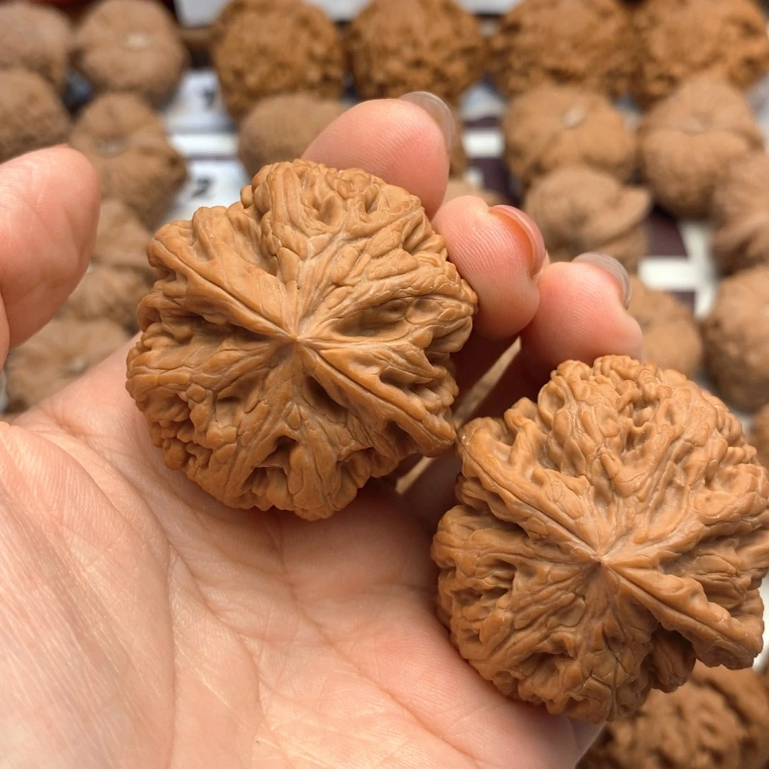 【闪购商品】文玩核桃吊坠在****磊403号粗筋