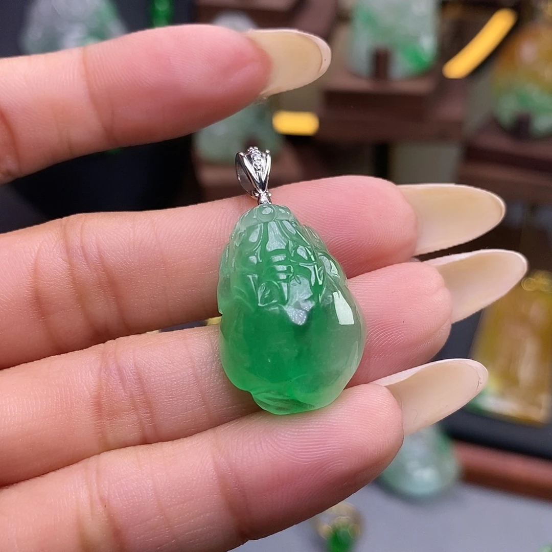 吊坠(赠链)未镶嵌翡翠