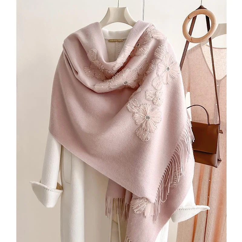 羊毛大披肩外搭高端女2025新款羊绒围巾妈妈旗袍斗篷秋冬季高级感