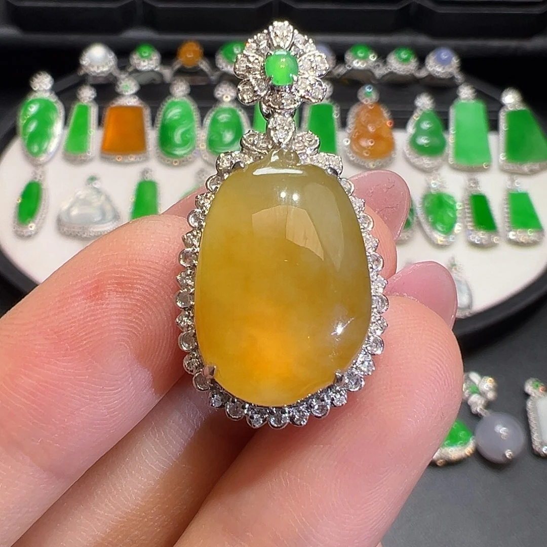 翡翠18K金镶嵌颈饰收到货48小时鉴赏期