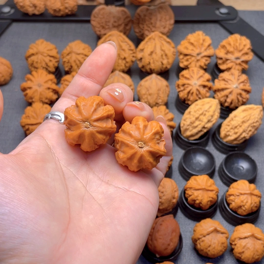 核桃文玩把件八棱龙脊棱有浅修