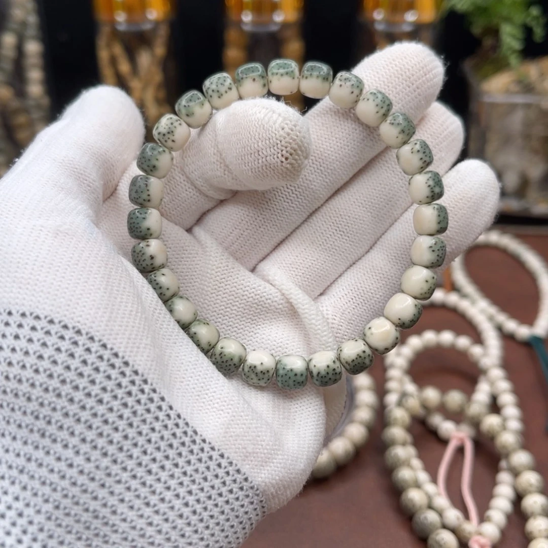 星月菩提吊坠河豚绿包白单圈