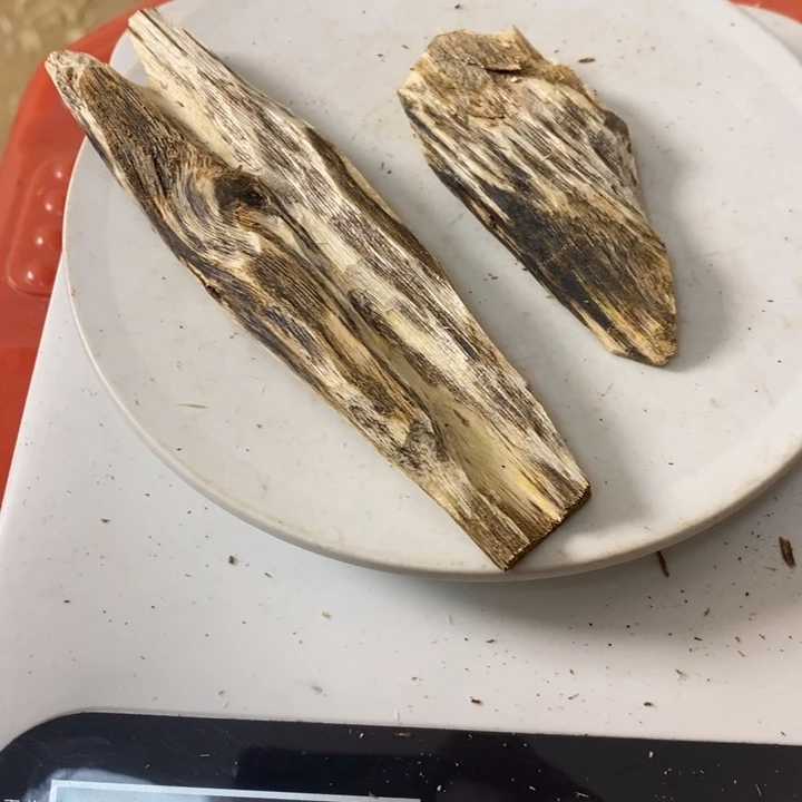 沉香碎屑沉香沉香原材料