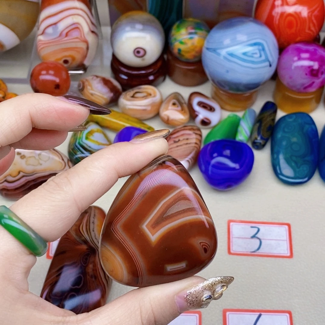 玛瑙/玉髓未镶嵌珠宝奇石