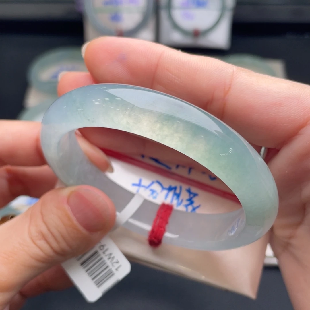 翡翠未镶嵌手镯翡翠手镯39