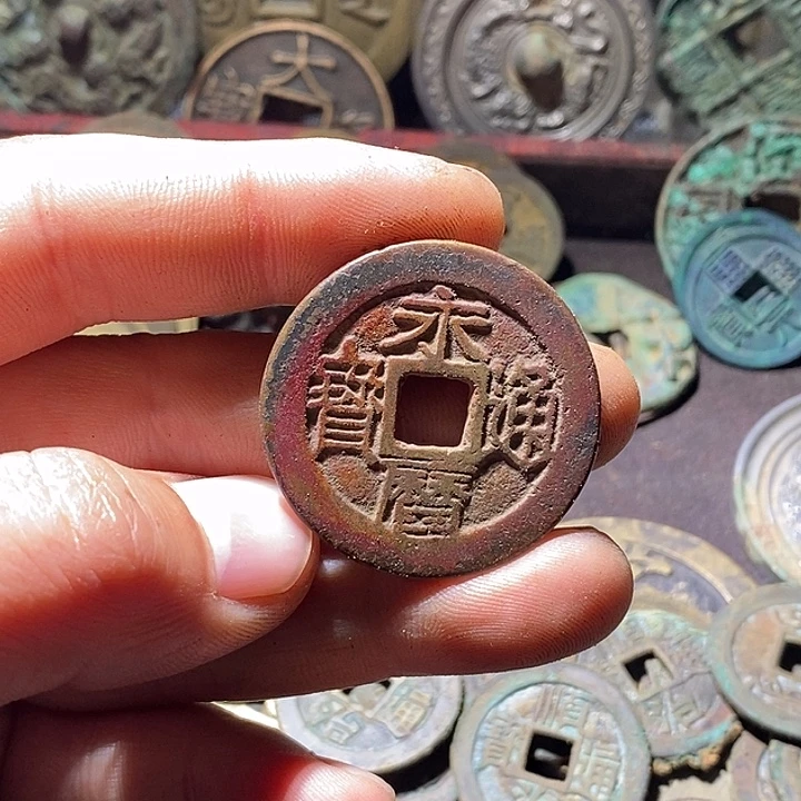 邓***0铜现代工艺品仿制品