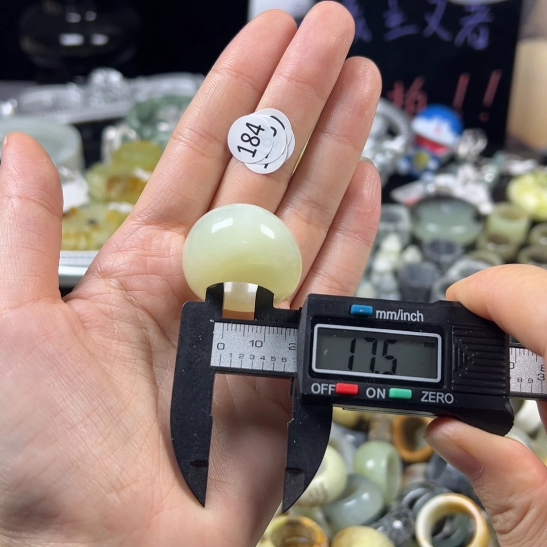 蛇纹石玉未镶嵌戒指