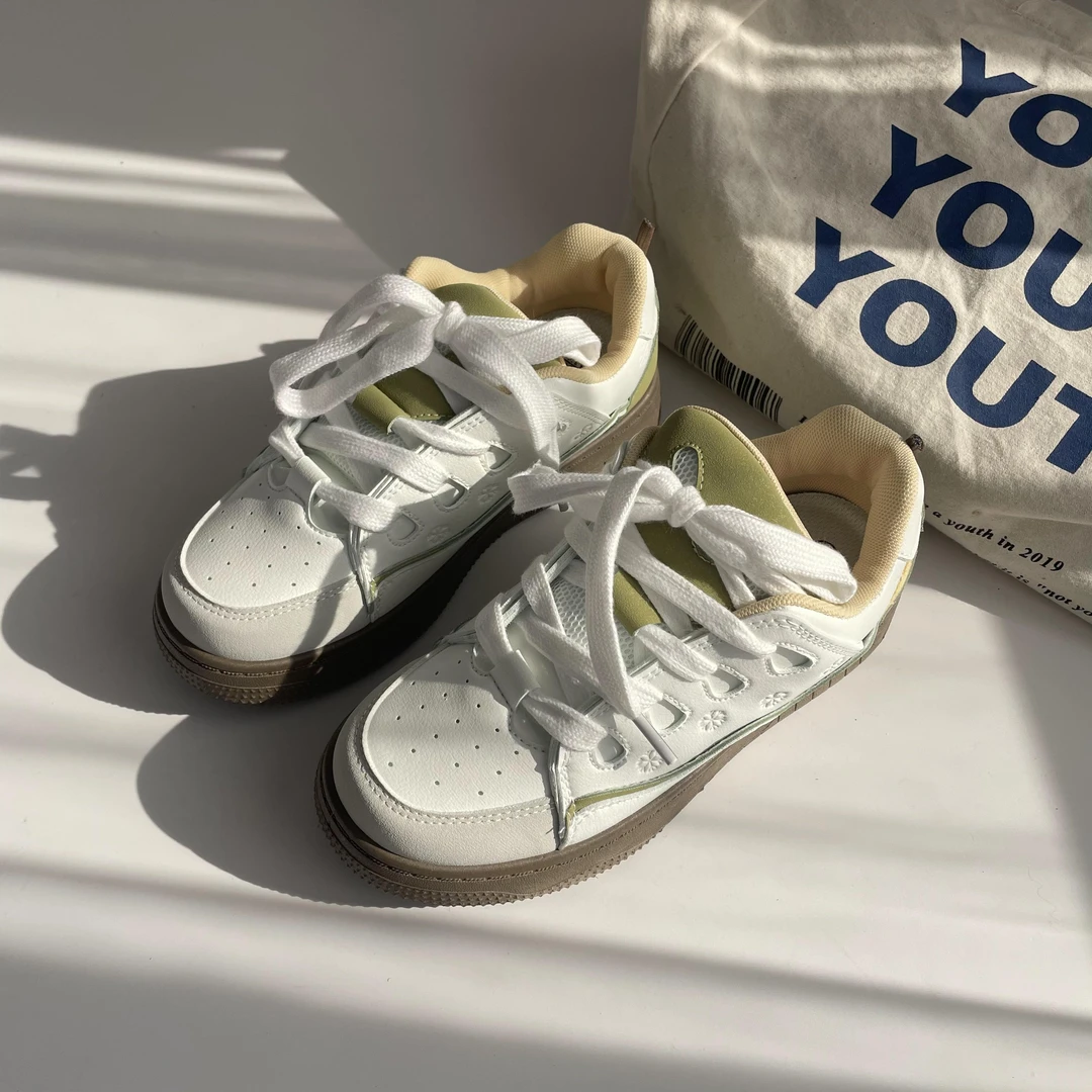 2025春季新款拼接设计创意厚底鞋子女百搭面包鞋学院休闲板鞋女款