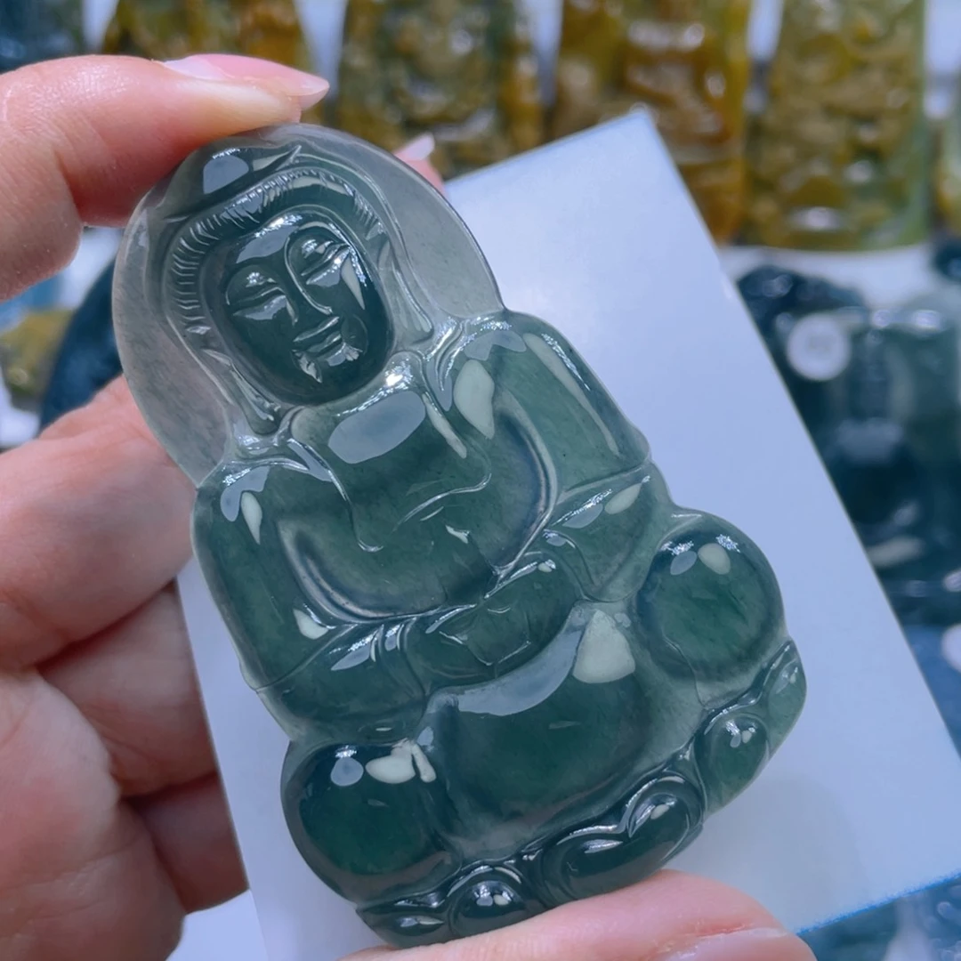 翡翠未镶嵌颈饰路*漫