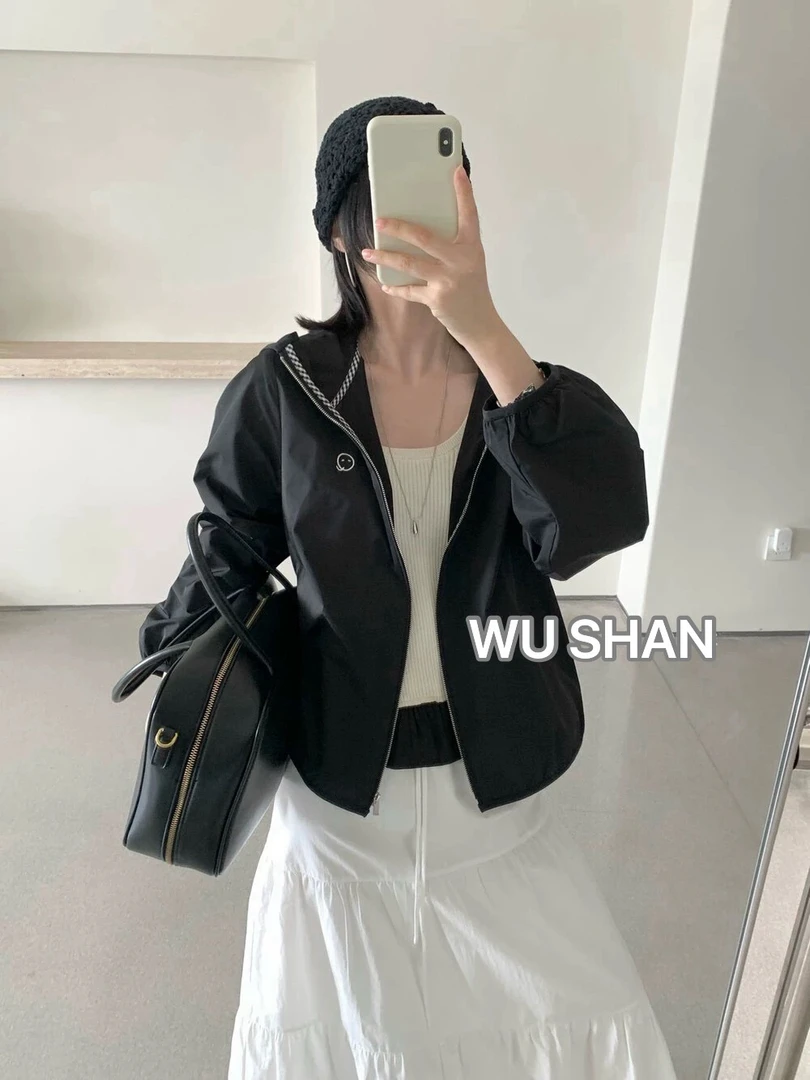 【笑脸冲锋衣】SSJ 连帽款刺绣笑脸单层冲锋衣