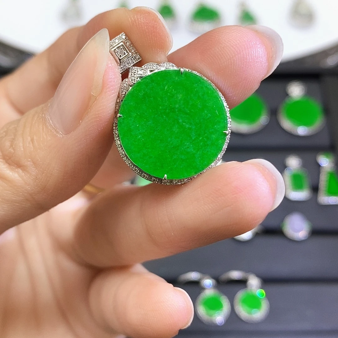 翡翠18K金镶嵌吊坠(不含链)