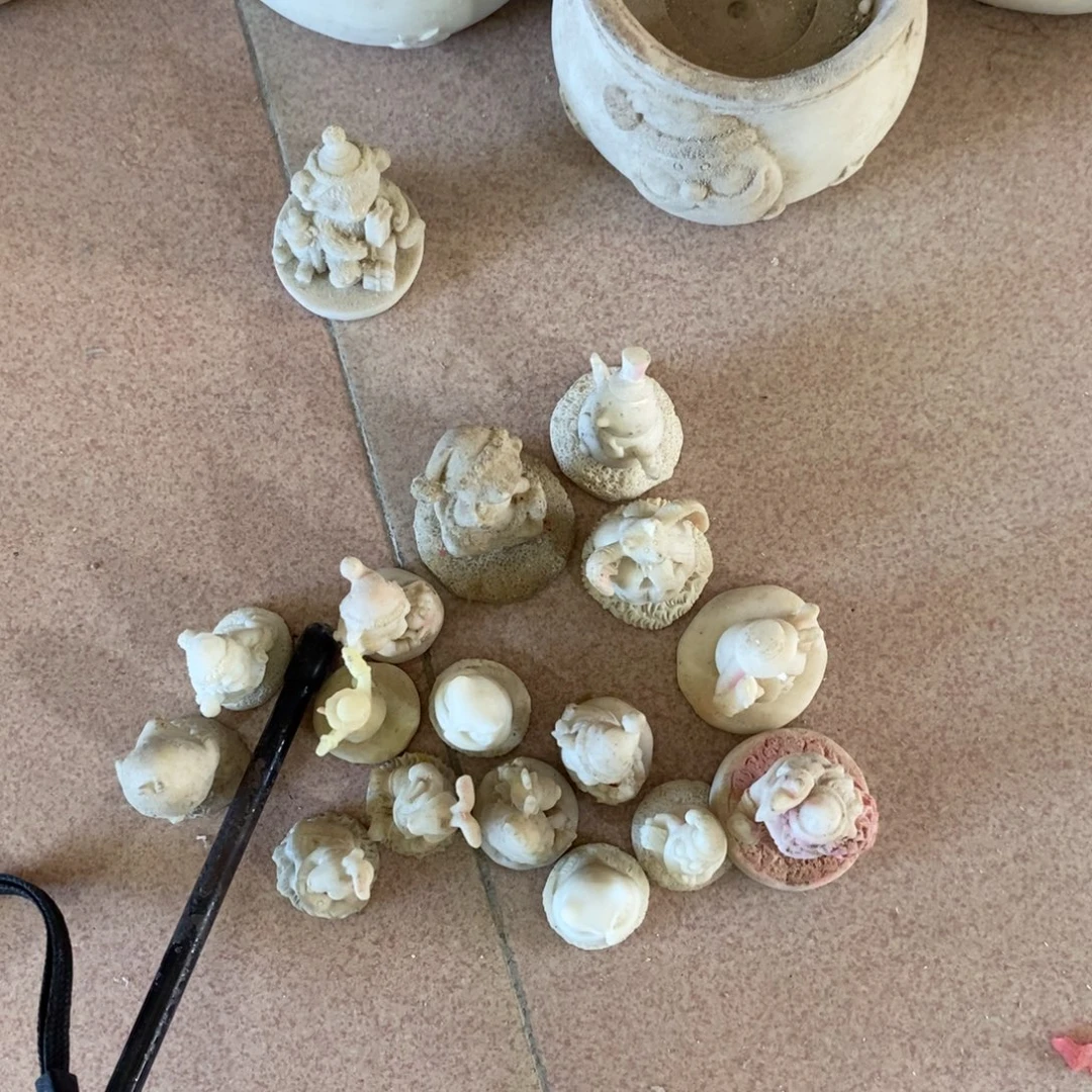大***行树脂默认微瑕 树脂摆件
