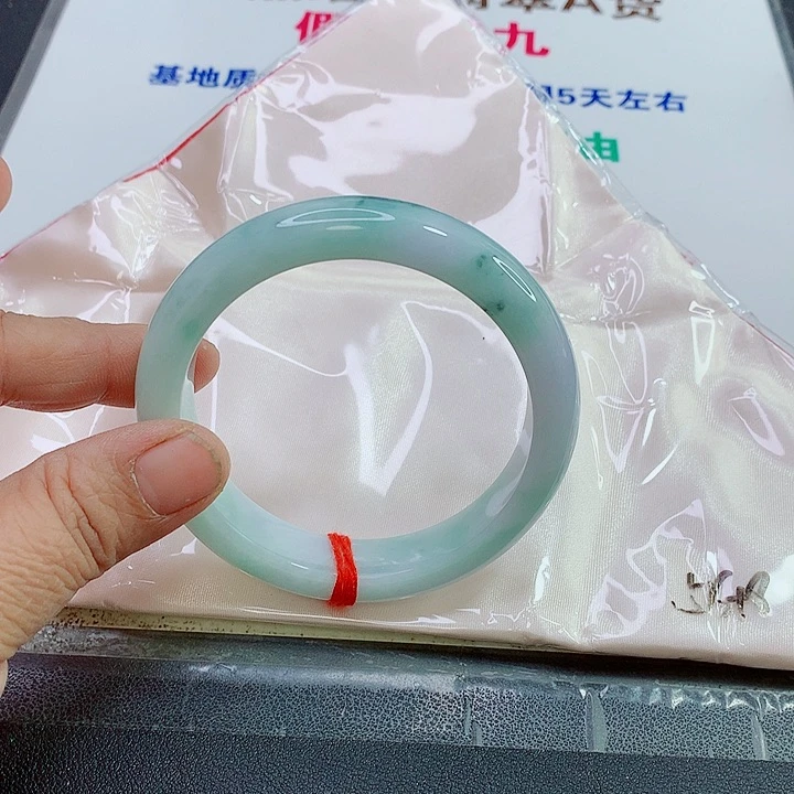 未镶嵌手镯翡翠手镯