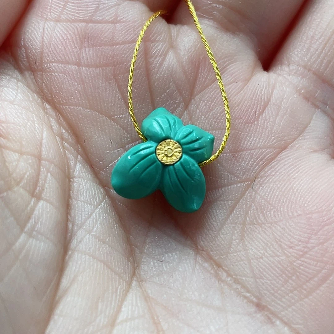 绿松石颈饰未镶嵌