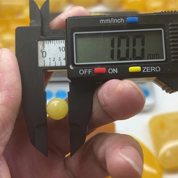 郭***胜琥珀（矿物珀）未镶嵌裸石