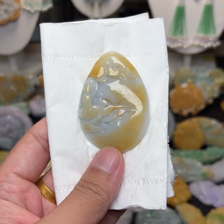 翡翠未镶嵌颈饰吊坠