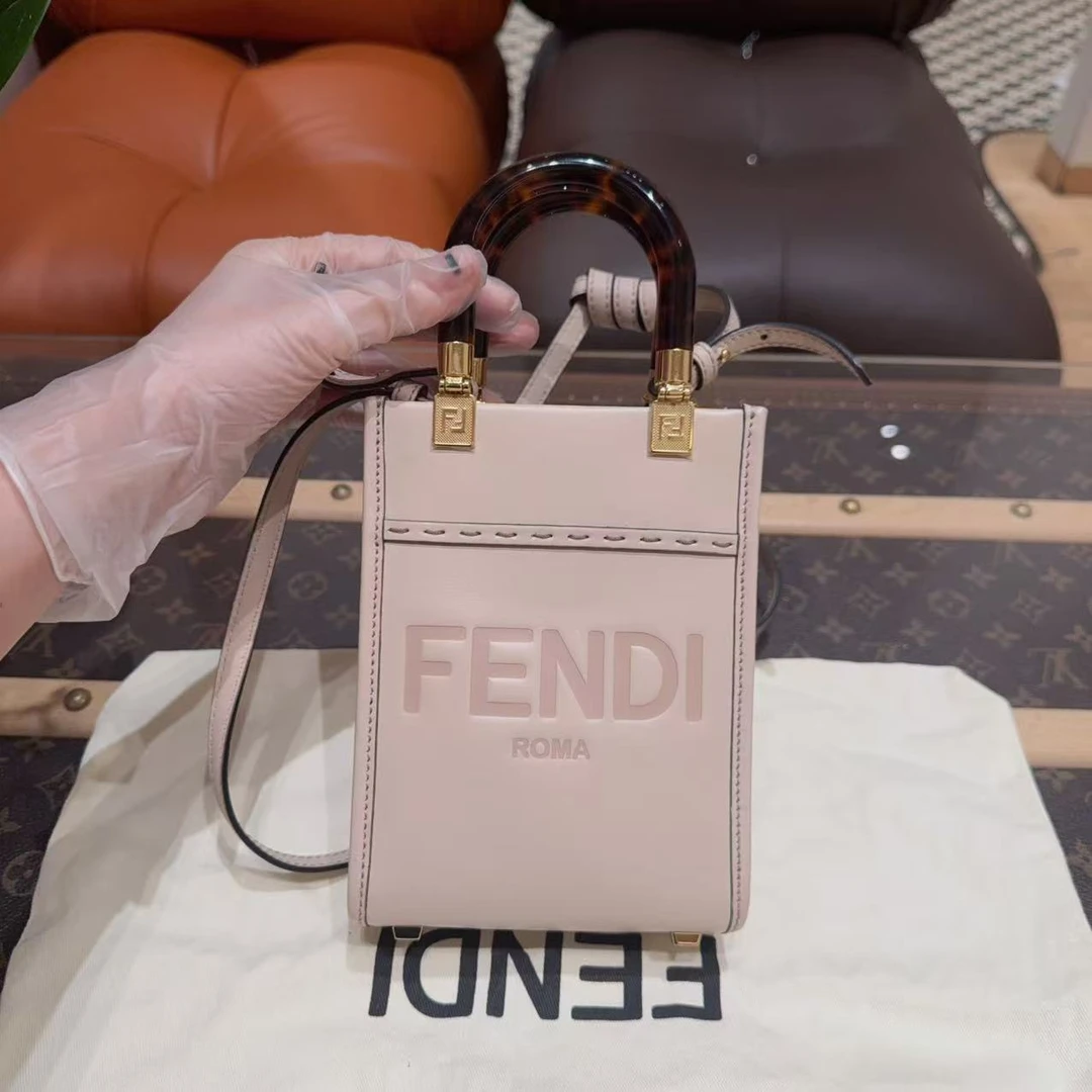 99新 FENDI/芬迪 浅粉色牛皮压纹Logo玳瑁手柄 mini托特包