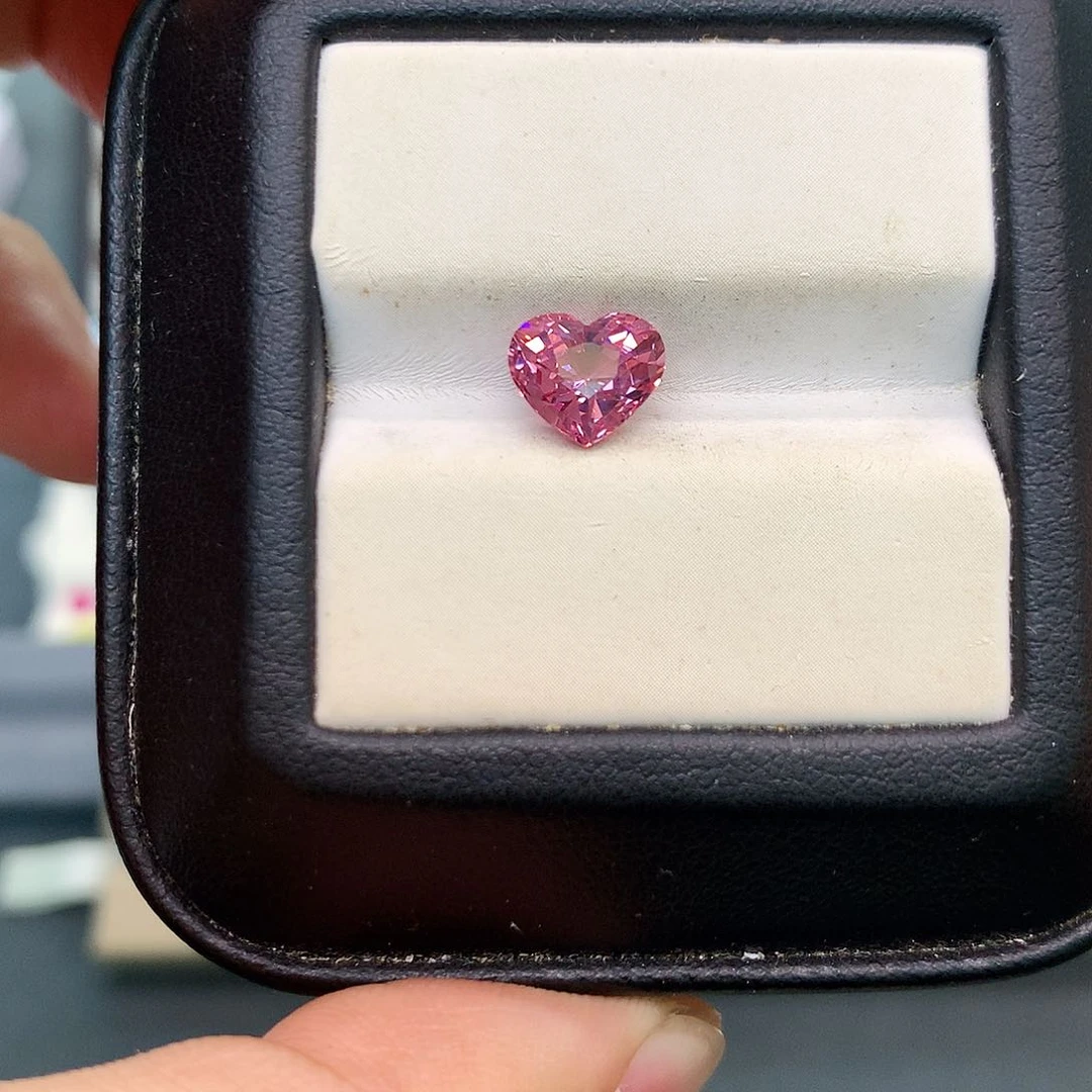 裸石未镶嵌尖晶石1.8克拉全净精切马亨盖