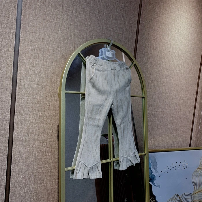 Y495  宝宝米色喇叭单裤子