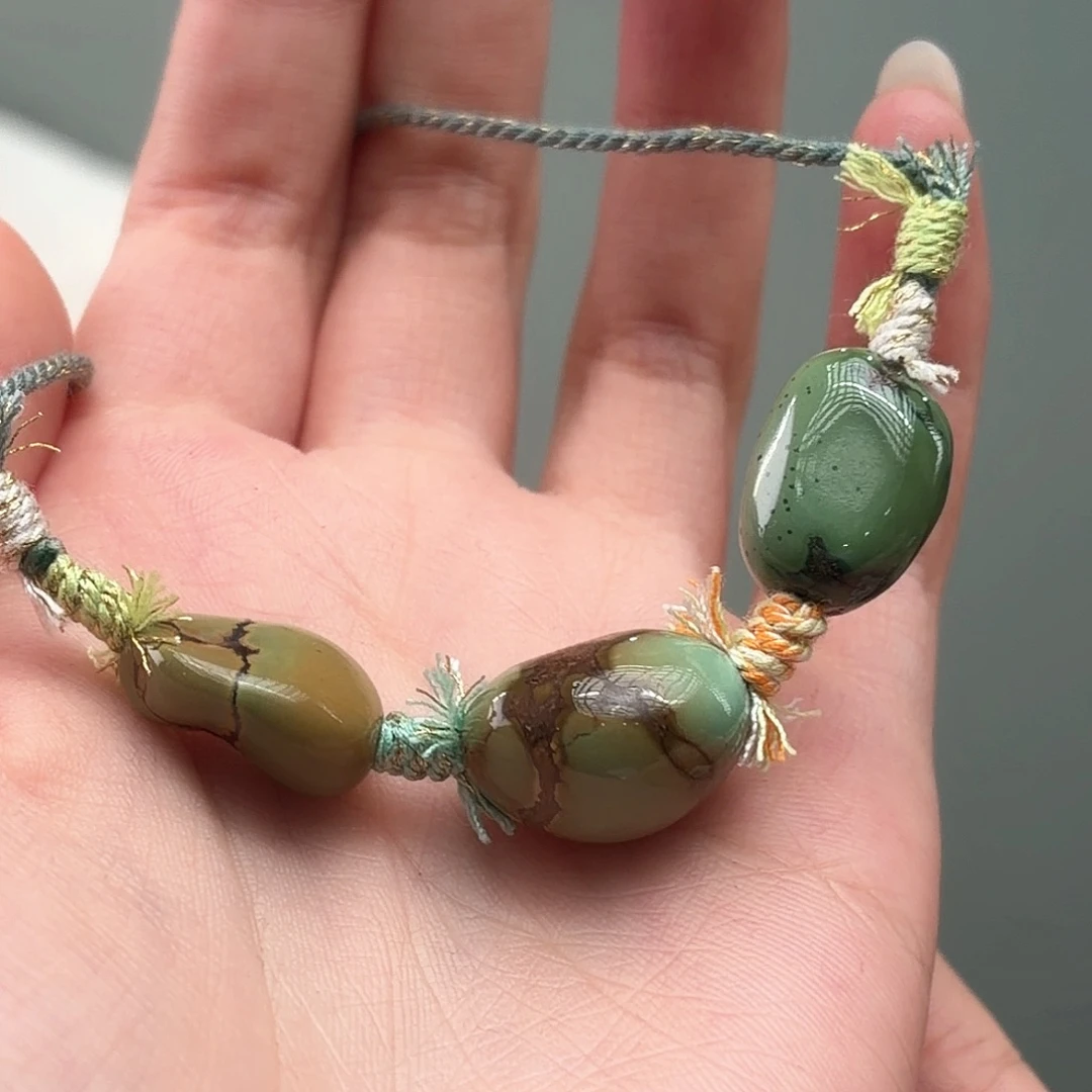 绿松石未镶嵌颈饰