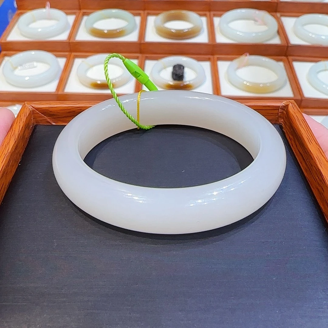 和田玉手镯未镶嵌雪***r青海冰藕粉贵妃51 52