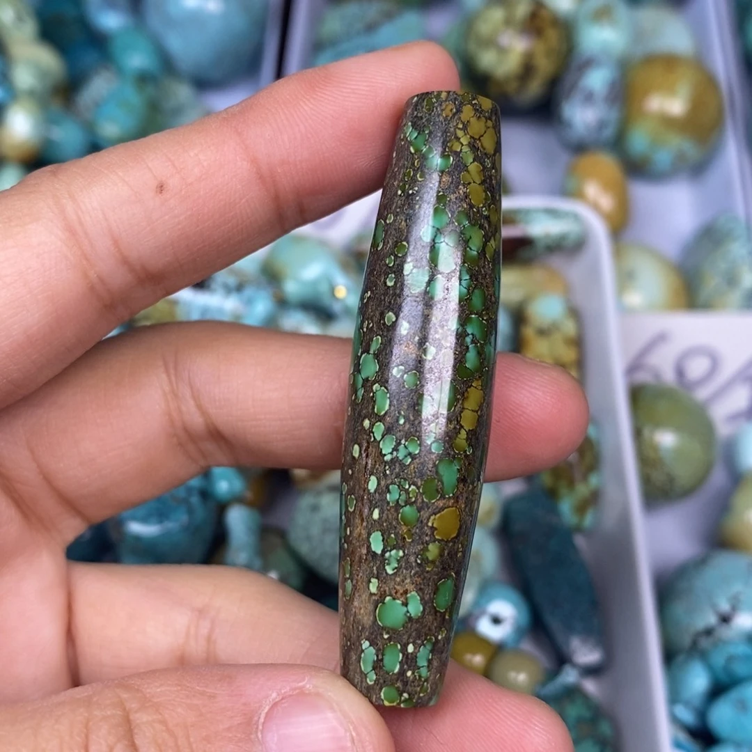 绿松石未镶嵌挂件