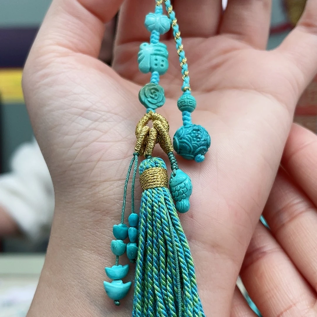 绿松石颈饰未镶嵌