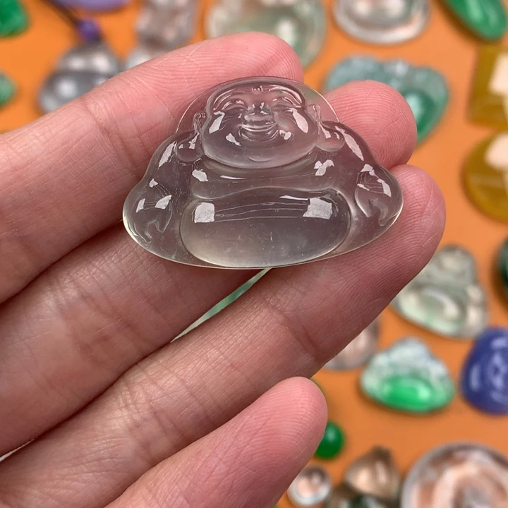 翡翠挂件未镶嵌….