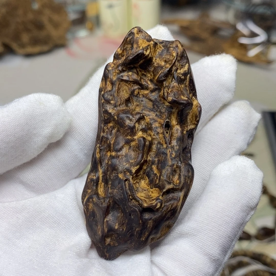 沉香吊坠达拉干瘤疤沉水 12..4克