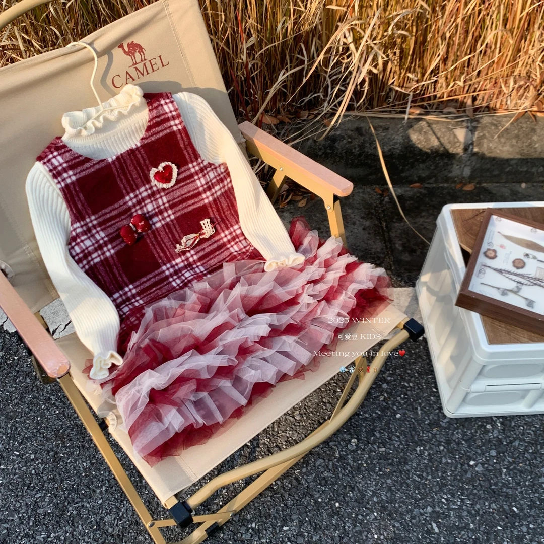 V5375-花瓣领毛衣+V5489-格子花瓣纱裙