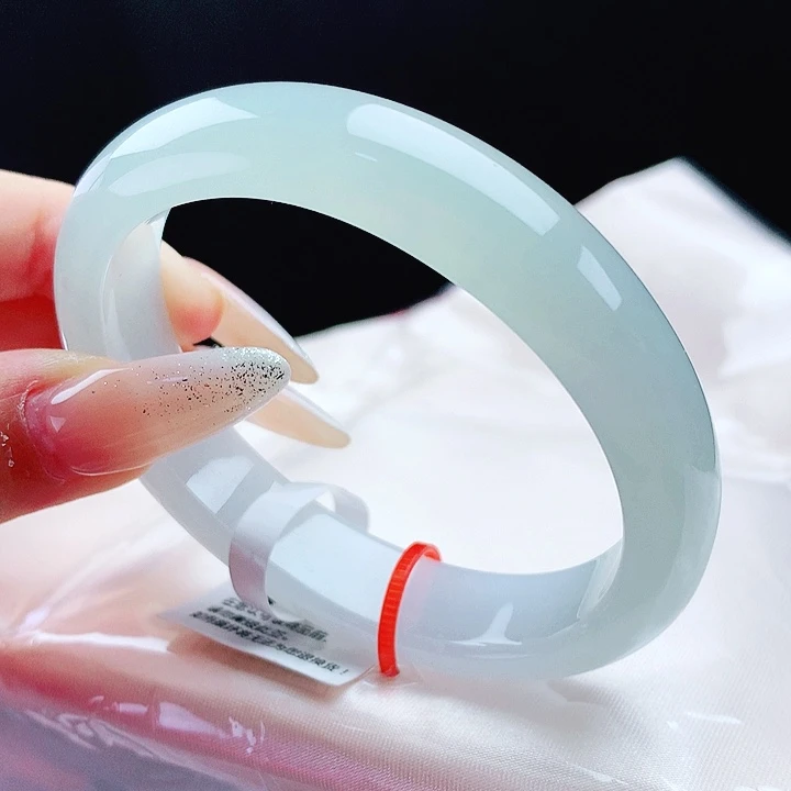 翡翠未镶嵌手镯55贵妃