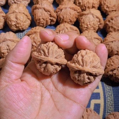 【闪购商品】吊坠文玩核桃奔**鱼宫灯39